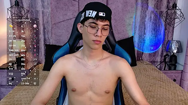 AronTawers live XXX chat