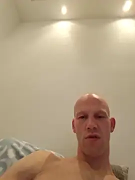 genaroo38 Live XXX Chat