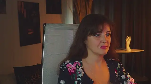 צ'אט XXX בשידור חי של AureliaVane