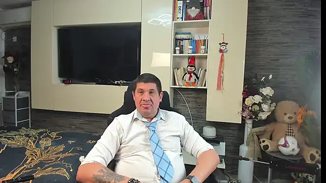 SpartacusDaddy48のライブXXXチャット