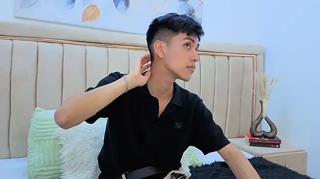 Julian_Carusso's Webcam Show