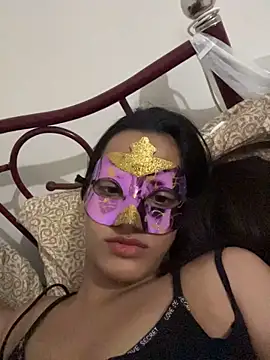 Priyanka011's Live XXX Chat