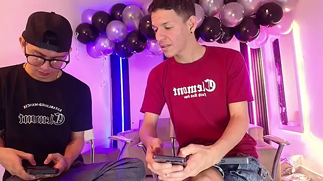 צ'אט XXX בשידור חי של Marcus_and_Tony