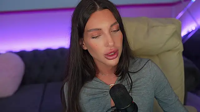 XXX chat uživo modela JasminBee