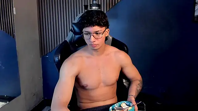 Chatroom XXX en direct de Axxel_Muscle