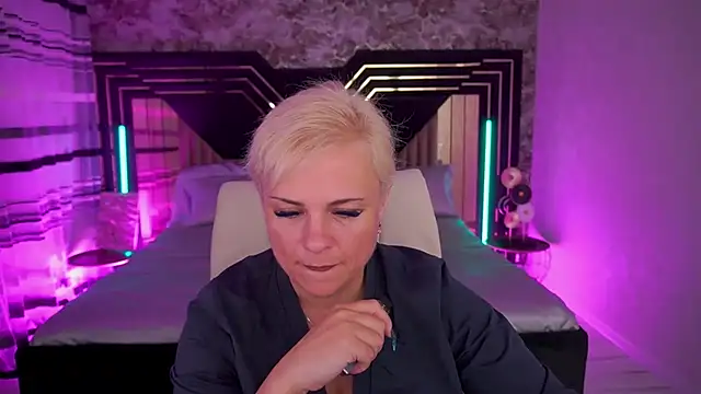 Chat +18 de CrystalVibe ao vivo
