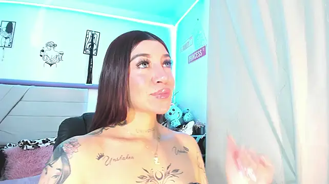 Anna_belly élő XXX-chatje