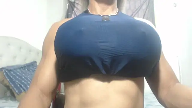 DanielaMuscleTS 现场XXX聊天