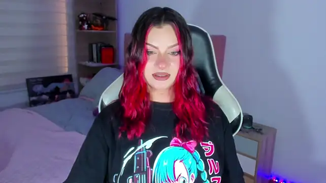 Chat +18 de OphelianaRose33 ao vivo