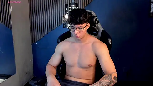 Axxel_Muscle's Live XXX Chat