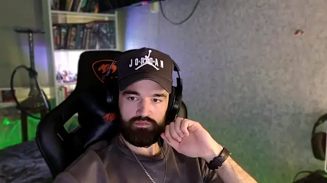 XXX chat uživo modela _Serious_Man