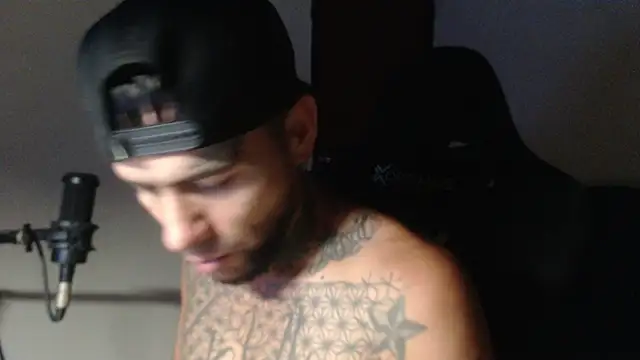 XXX chat uživo modela ROOKERT