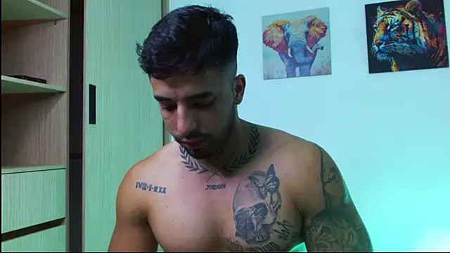 Jacobb_Phoenix Chat XXX in diretta