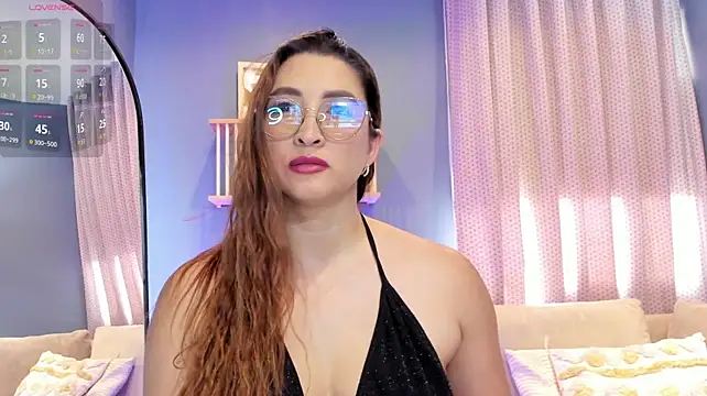 _LaraMom_ Adlı Modelin Canlı XXX Sohbeti