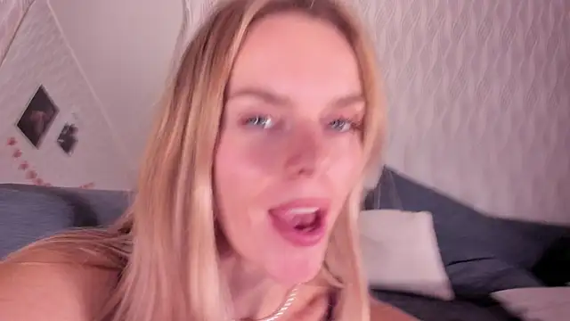 CharliSweet Live XXX-chat