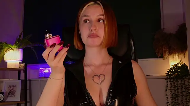 ClaireMathis Adlı Modelin Canlı XXX Sohbeti