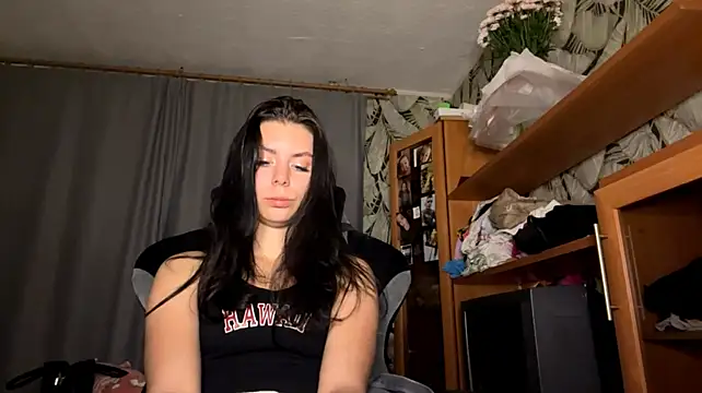 צ'אט XXX בשידור חי של LilyMinimum