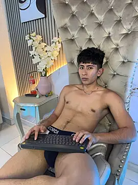 Chatroom XXX en direct de AndyJustgame_