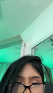 Vale_Prada Adlı Modelin Canlı XXX Sohbeti