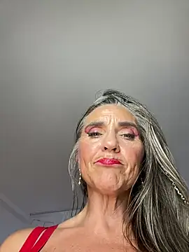 Alimela élő XXX-chatje