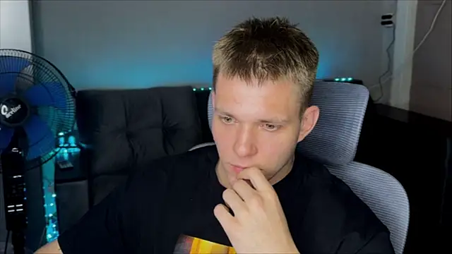 Chatroom XXX en direct de Nikclak