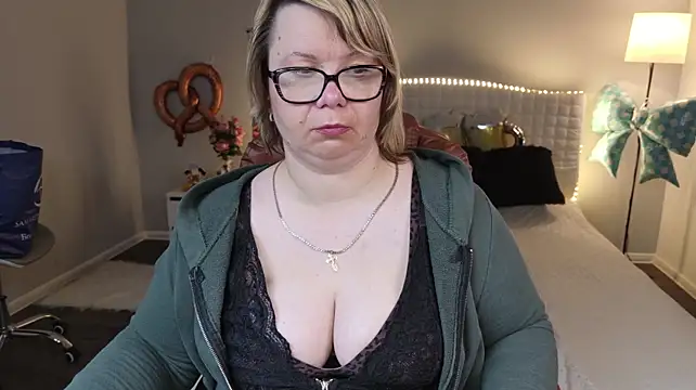 BonnnyBoobsy XXX чат на живо