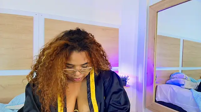 Your_big_ebony_goddness' Live XXX Chat