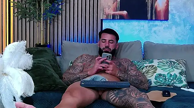 masterkingofmusclee Adlı Modelin Canlı XXX Sohbeti