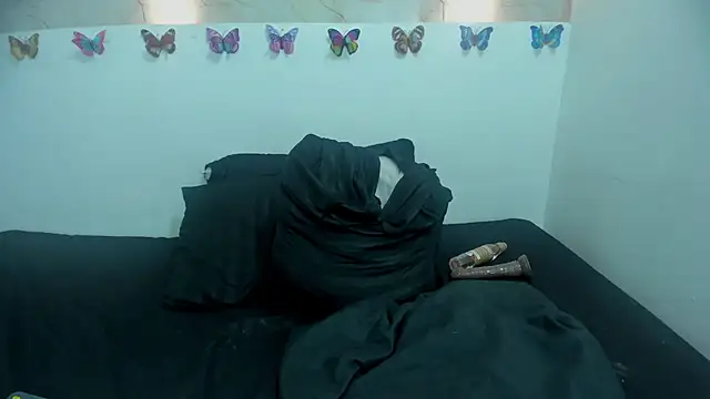 esmeralda_jenn11's Live XXX Chat