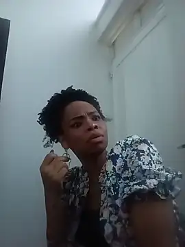 ChantalGarner Adlı Modelin Canlı XXX Sohbeti