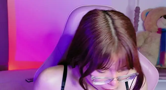 Živý XXX chat uchiiky_doll