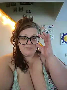 ticklesquirt's Live XXX Chat