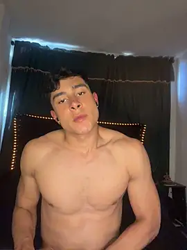 AustinJones_ Adlı Modelin Canlı XXX Sohbeti