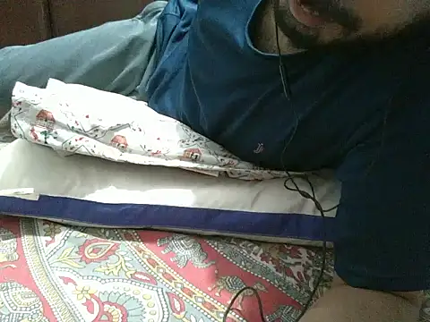 Precumboner Adlı Modelin Canlı XXX Sohbeti