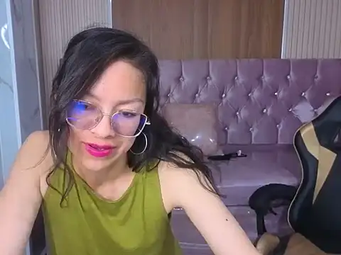 Sandra98_b élő XXX-chatje