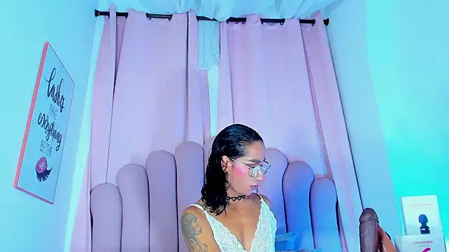 NicoleMadrird Live XXX-chat