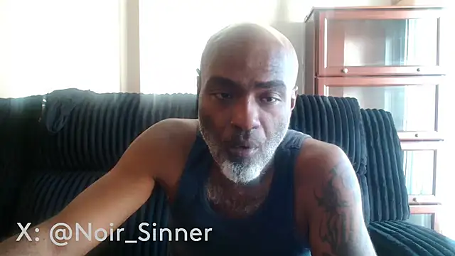 צ'אט XXX בשידור חי של sinnernoir