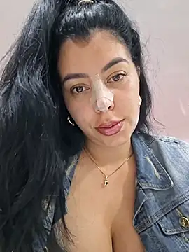 XXX chat uživo modela Luianna