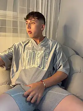 OLIVER_K Adlı Modelin Canlı XXX Sohbeti