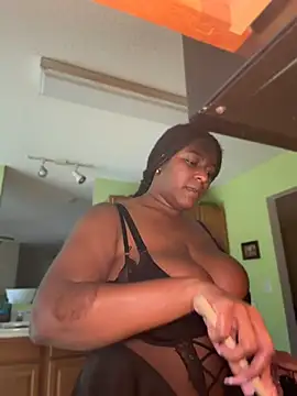 GirthGoddessCoco 即時 XXX 聊天