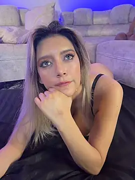 EliseColeman Adlı Modelin Canlı XXX Sohbeti