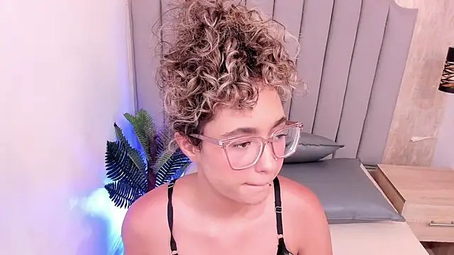 Lin_meliflua_'s Live XXX Chat