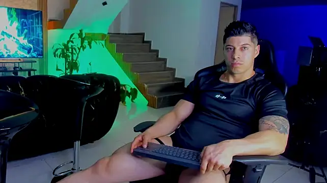 lukas_green11 Adlı Modelin Canlı XXX Sohbeti