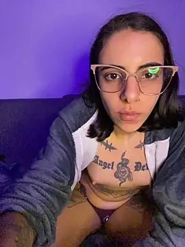 Poison_Ivy_29 লাইভ XXX চ্যাট