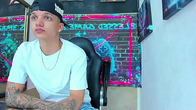 XXX chat uživo modela Apolo_Blessed