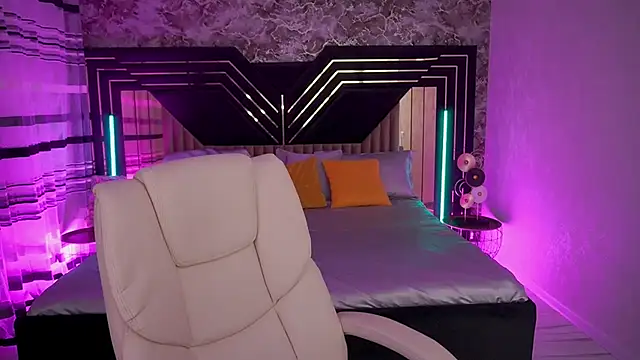 CrystalVibe Adlı Modelin Canlı XXX Sohbeti