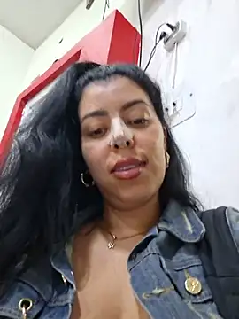 Luianna Live XXX-chat