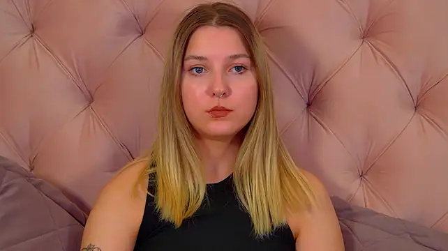 TinnaBurton Live XXX-chat