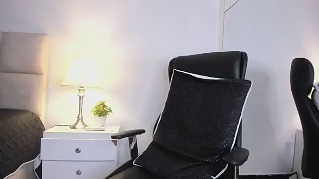 Chriss_Diamond Live XXX-chat