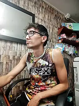 צ'אט XXX בשידור חי של jhosuamoore